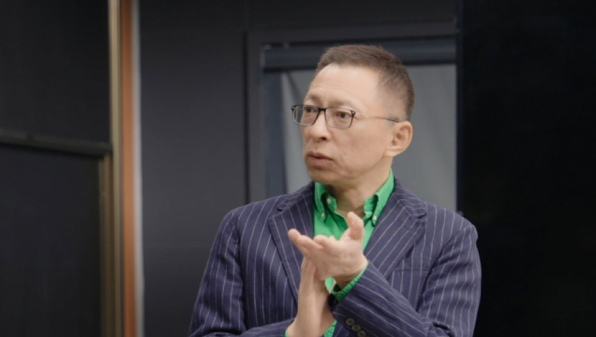 两会记者自带梯子抢占C位,2025最新澳门大全资料,经济性执行方案剖析_交互版V4.100