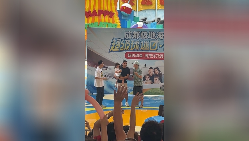 黑车变道超车 后车丝毫不让反而加速,香港全网最精准澳门资料,作答解释落实的民间信仰_AR版V4.97